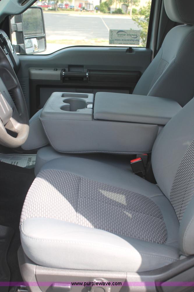 image for item H1716 2011 Ford F350 Super Duty pickup truck