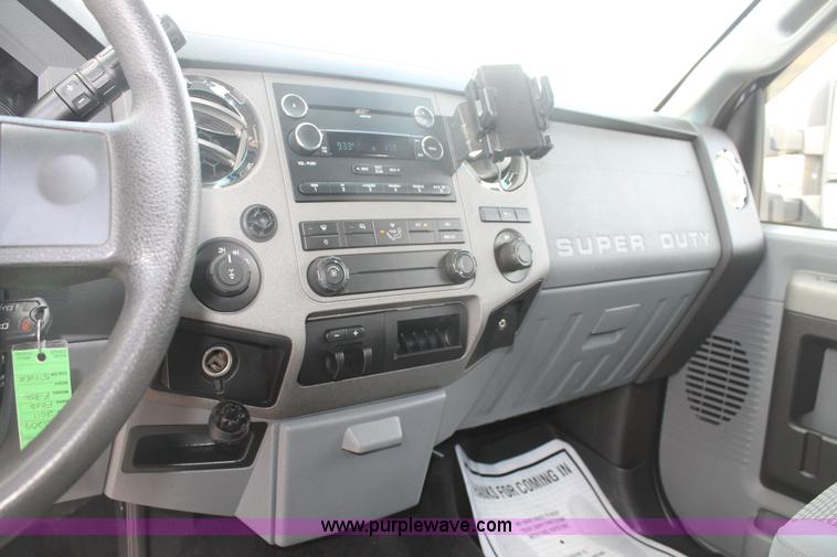 image for item H1716 2011 Ford F350 Super Duty pickup truck