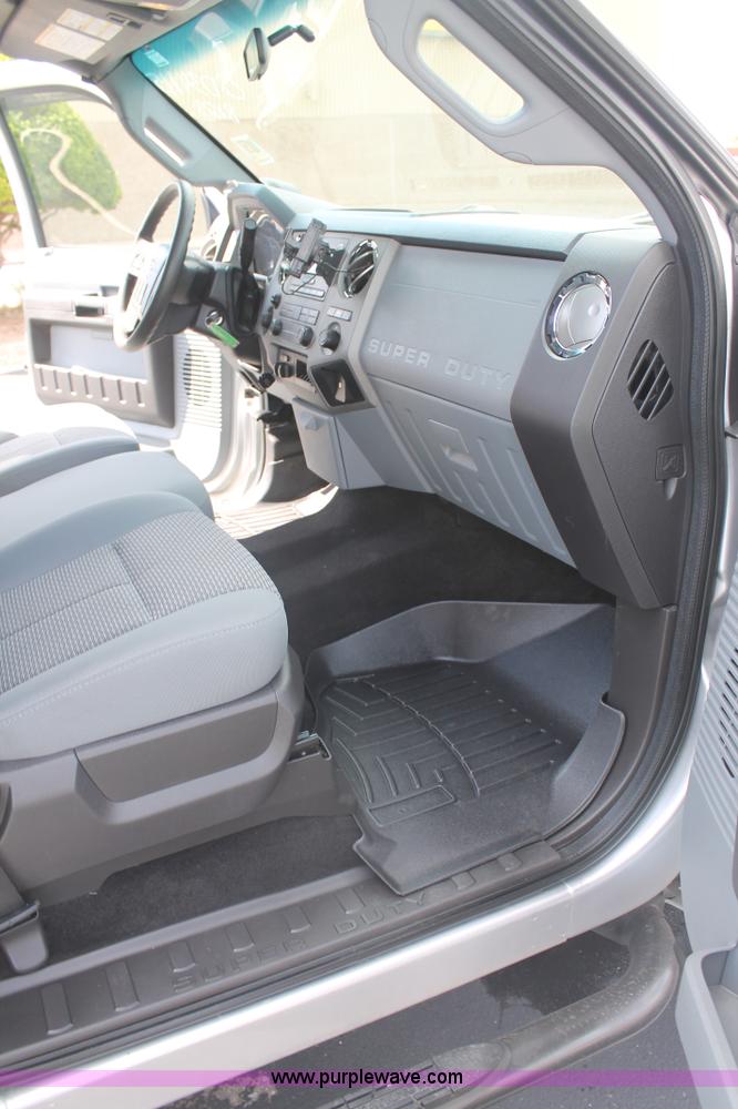 image for item H1716 2011 Ford F350 Super Duty pickup truck