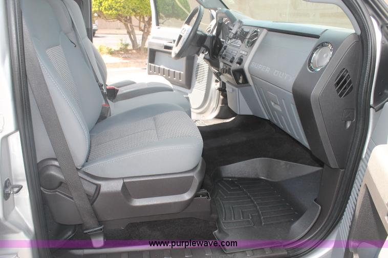 image for item H1716 2011 Ford F350 Super Duty pickup truck