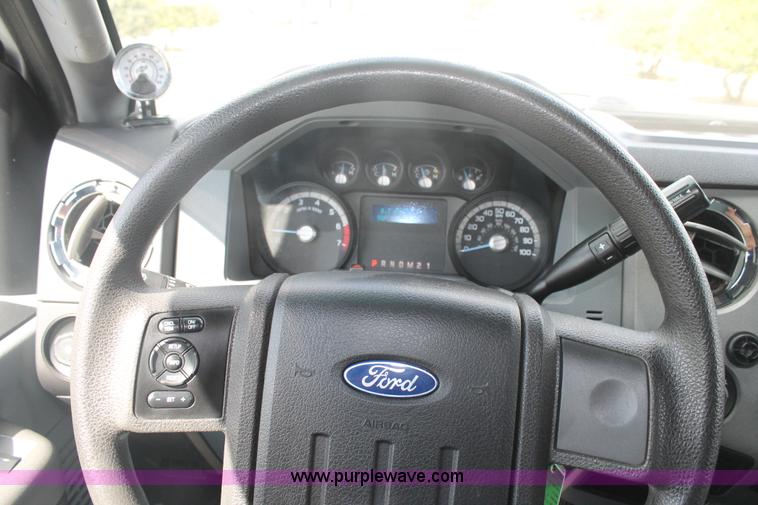 image for item H1716 2011 Ford F350 Super Duty pickup truck