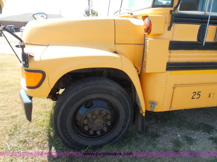 image for item I3317 1998 Ford B800 school bus