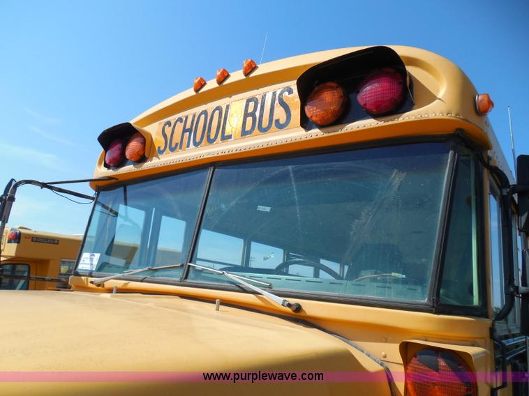 image for item I3317 1998 Ford B800 school bus