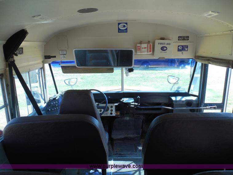 image for item I3317 1998 Ford B800 school bus