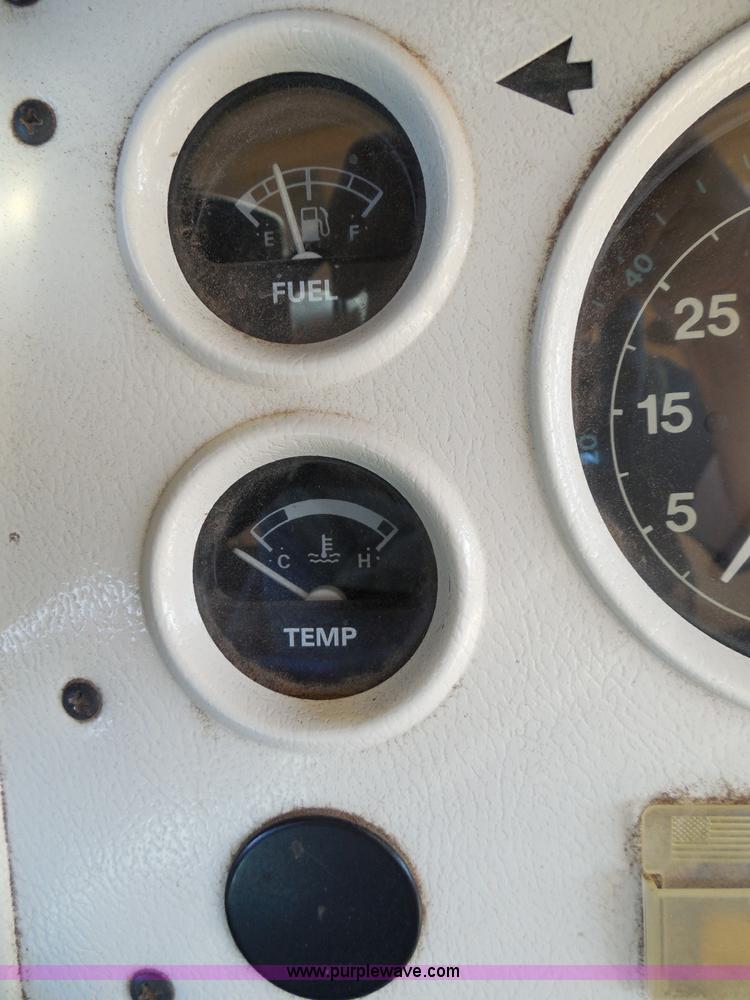 image for item I3317 1998 Ford B800 school bus