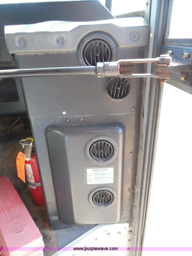 image for item I3317 1998 Ford B800 school bus