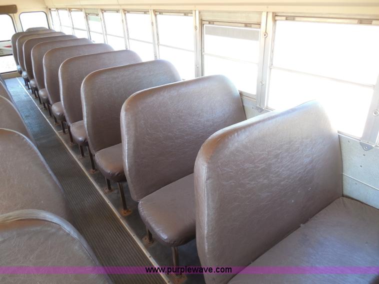 image for item I3317 1998 Ford B800 school bus