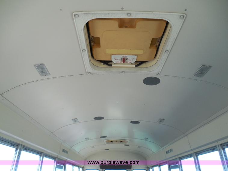 image for item I3317 1998 Ford B800 school bus