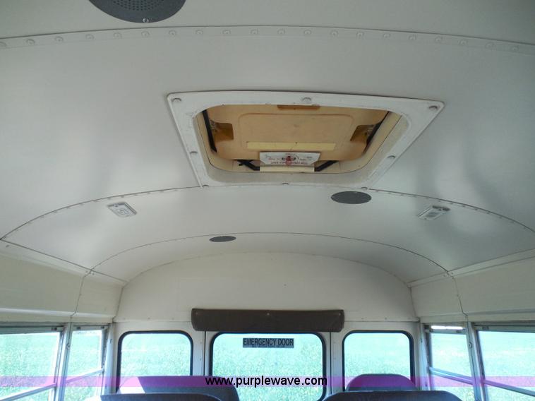 image for item I3317 1998 Ford B800 school bus