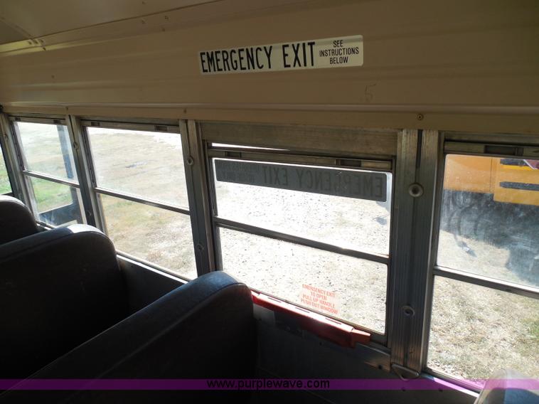 image for item I3317 1998 Ford B800 school bus