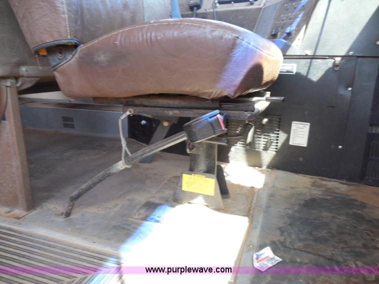 image for item I3317 1998 Ford B800 school bus