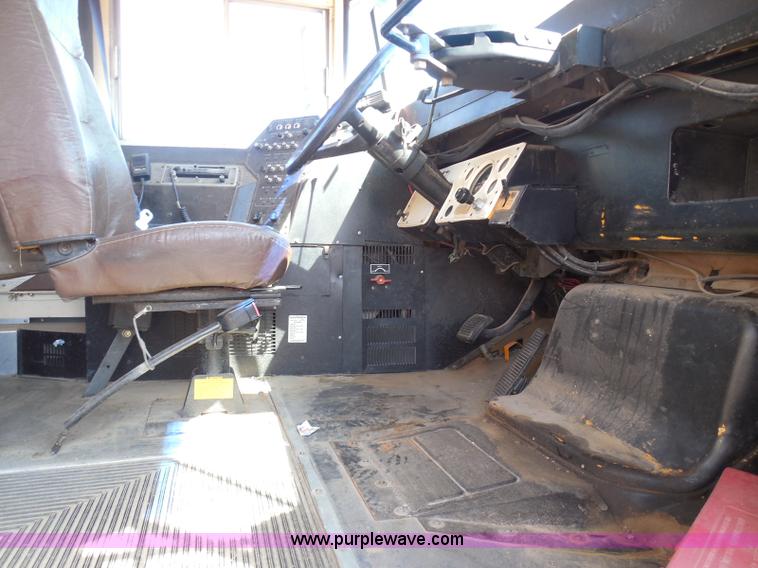 image for item I3317 1998 Ford B800 school bus