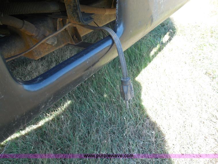 image for item I3317 1998 Ford B800 school bus