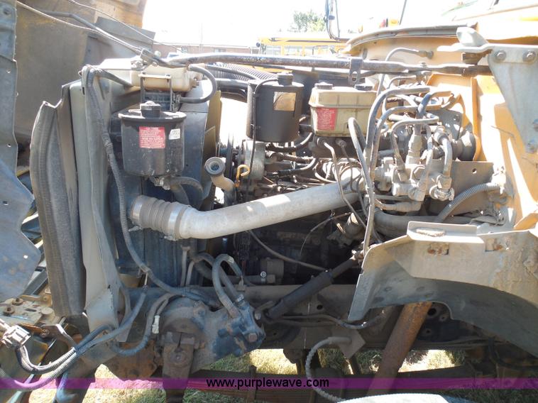 image for item I3317 1998 Ford B800 school bus