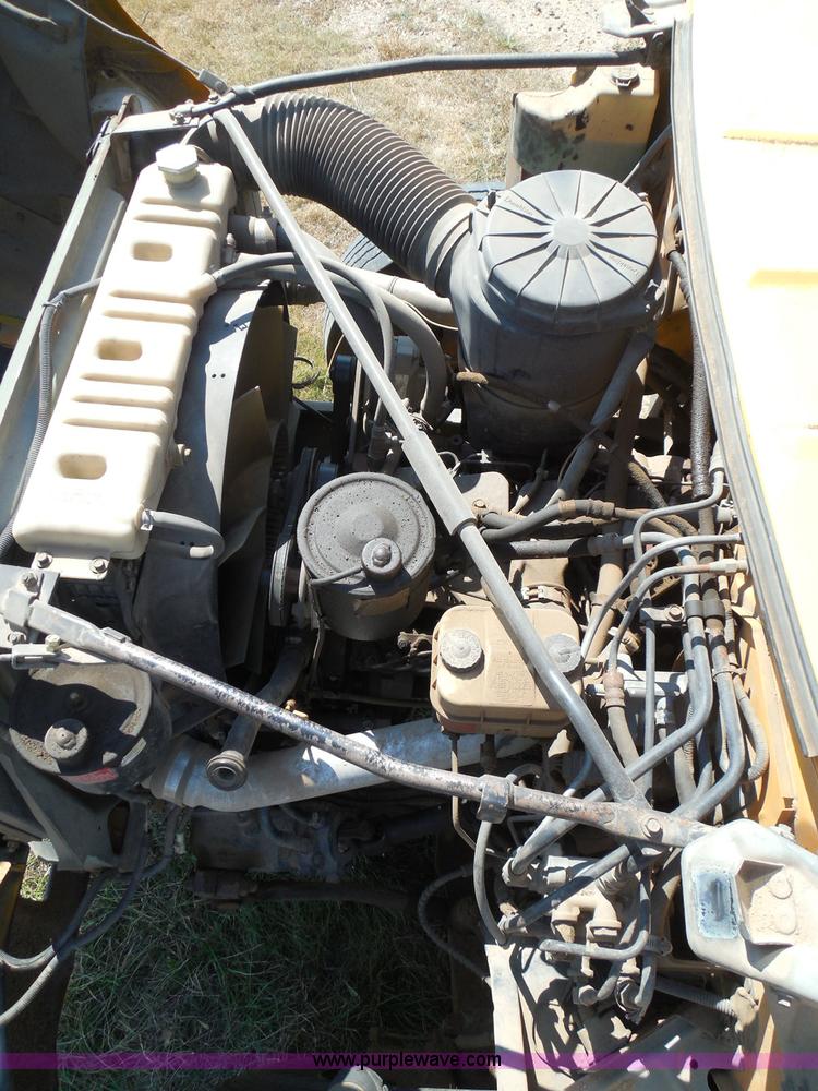 image for item I3317 1998 Ford B800 school bus