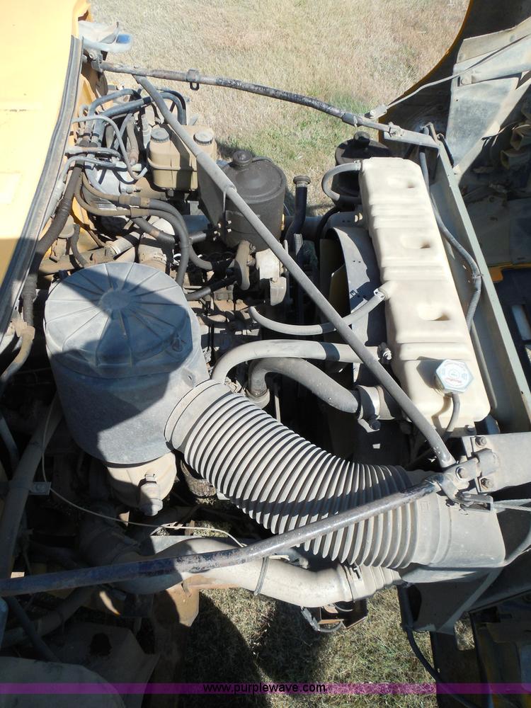 image for item I3317 1998 Ford B800 school bus