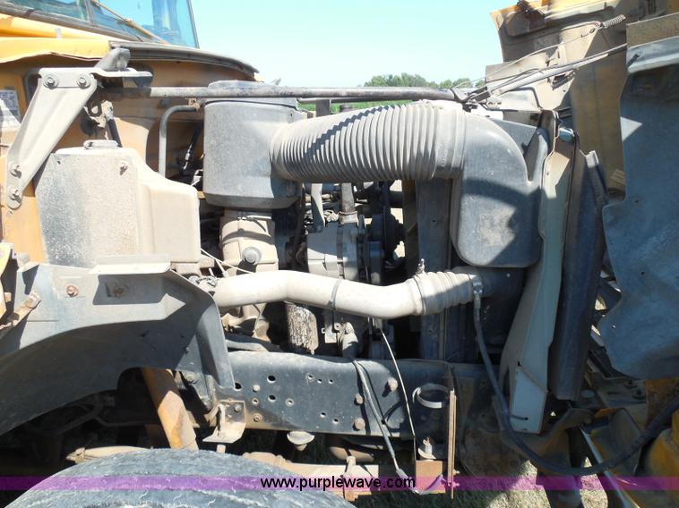 image for item I3317 1998 Ford B800 school bus