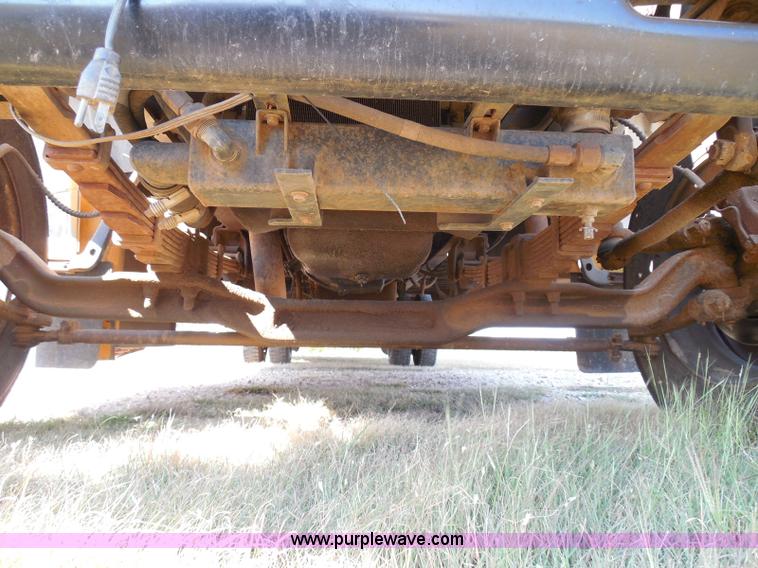 image for item I3317 1998 Ford B800 school bus