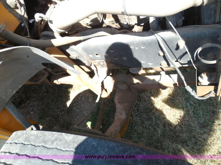 image for item I3317 1998 Ford B800 school bus