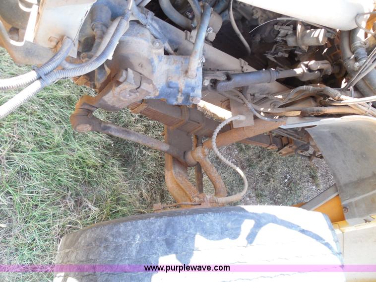 image for item I3317 1998 Ford B800 school bus