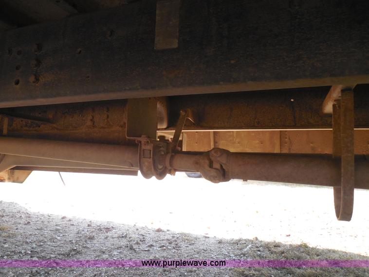 image for item I3317 1998 Ford B800 school bus