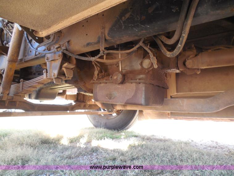 image for item I3317 1998 Ford B800 school bus