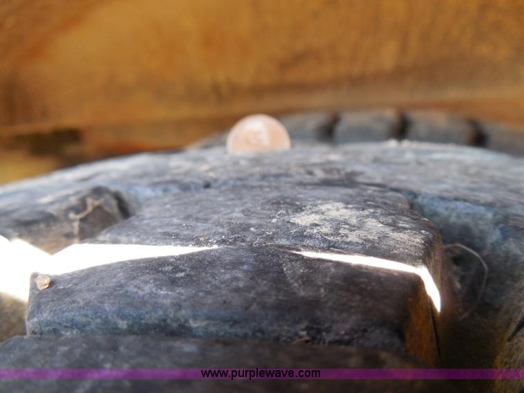 image for item I3317 1998 Ford B800 school bus