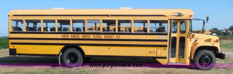 image for item I3318 1995 Chevrolet B7 bus