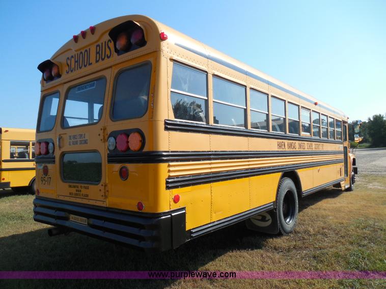 image for item I3318 1995 Chevrolet B7 bus