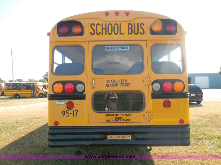 image for item I3318 1995 Chevrolet B7 bus