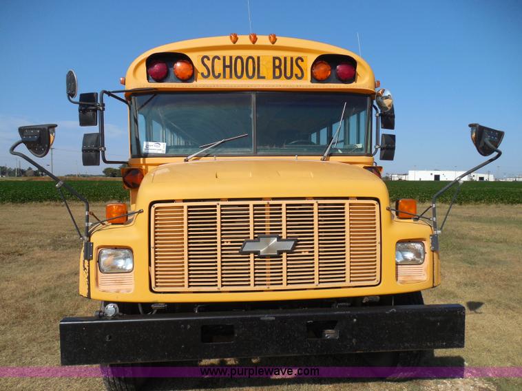 image for item I3318 1995 Chevrolet B7 bus