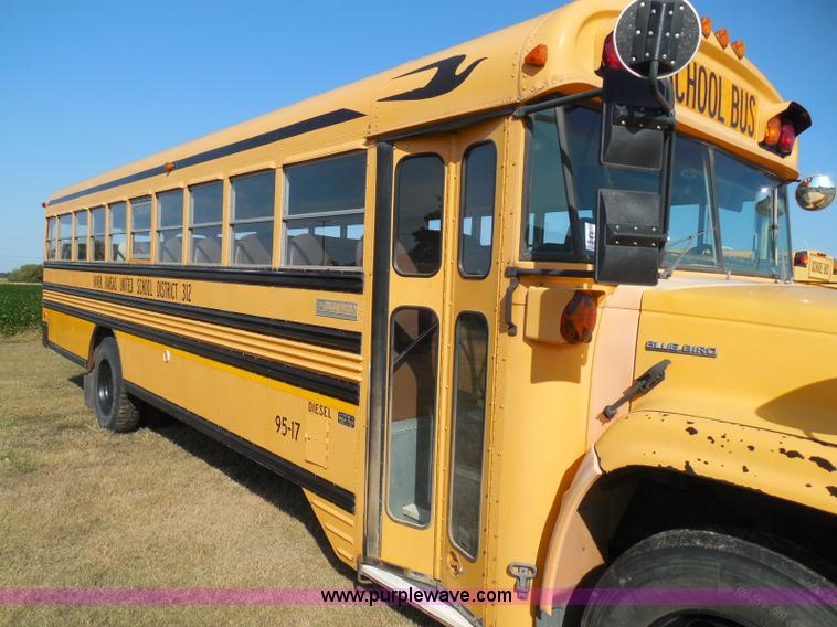 image for item I3318 1995 Chevrolet B7 bus