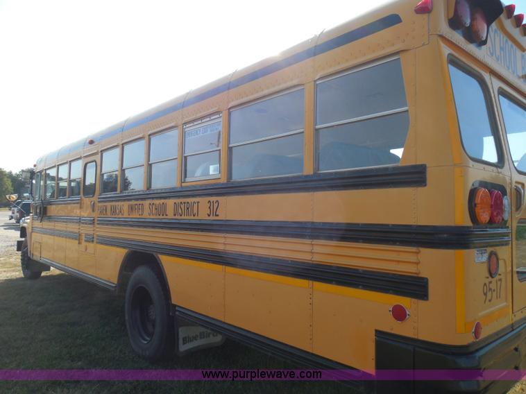 image for item I3318 1995 Chevrolet B7 bus