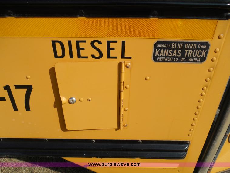 image for item I3318 1995 Chevrolet B7 bus