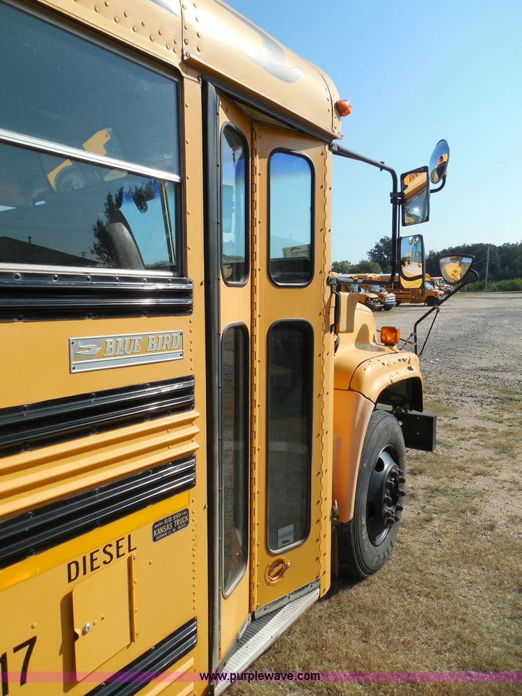 image for item I3318 1995 Chevrolet B7 bus