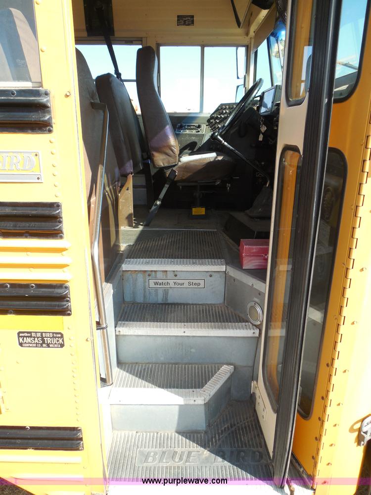 image for item I3318 1995 Chevrolet B7 bus