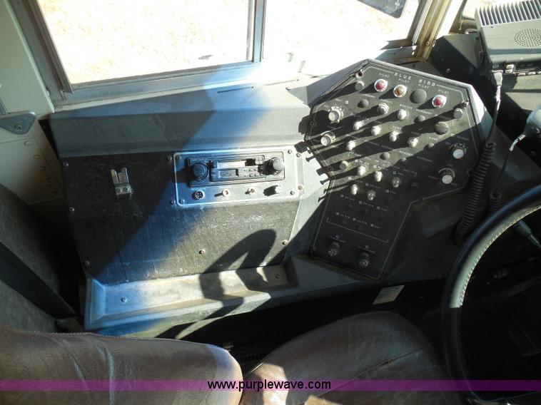 image for item I3318 1995 Chevrolet B7 bus