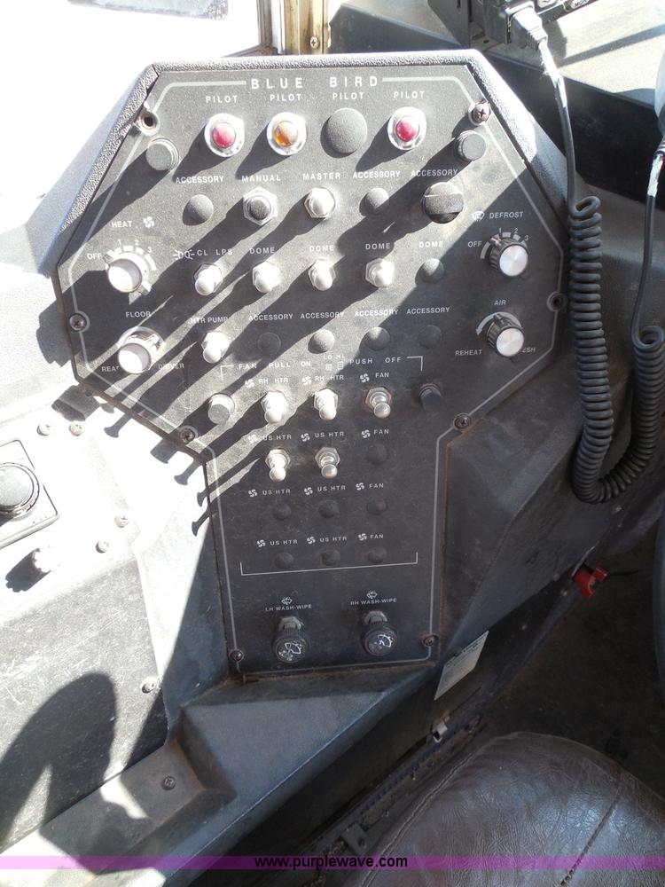 image for item I3318 1995 Chevrolet B7 bus