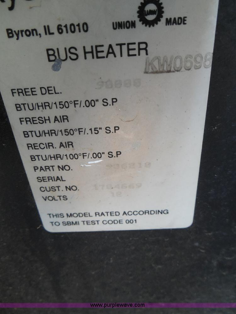 image for item I3318 1995 Chevrolet B7 bus