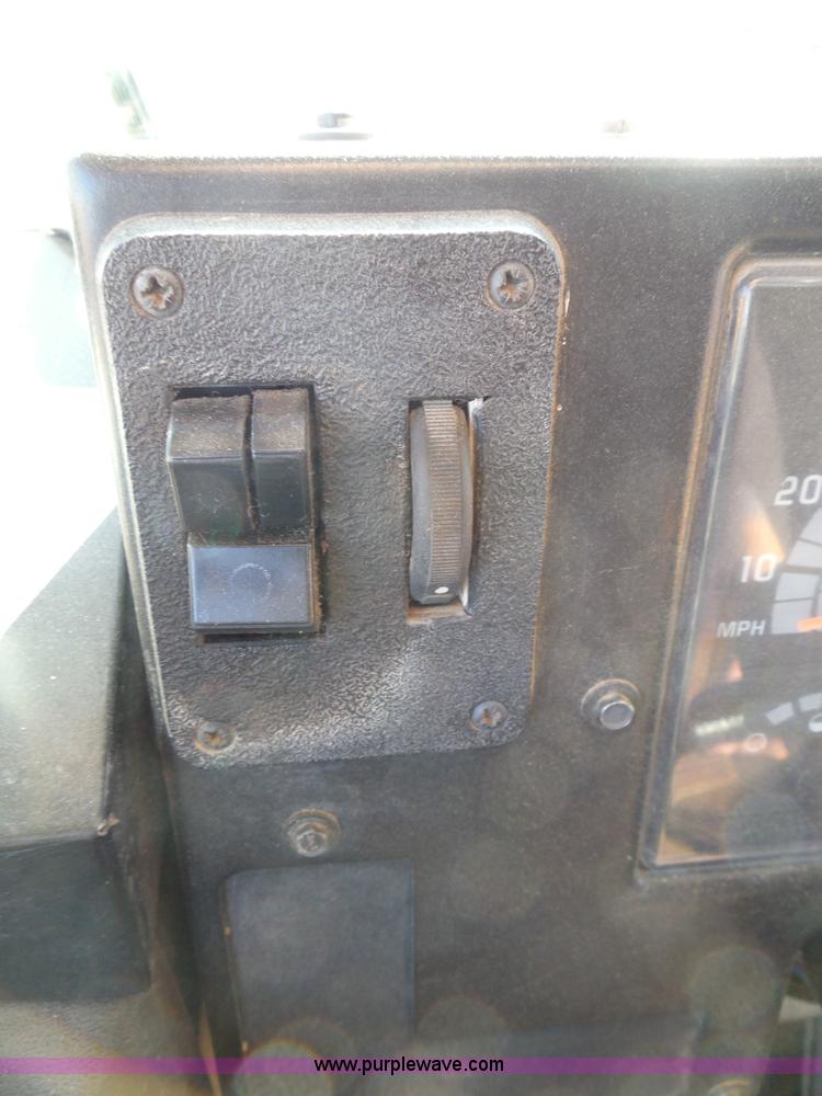 image for item I3318 1995 Chevrolet B7 bus