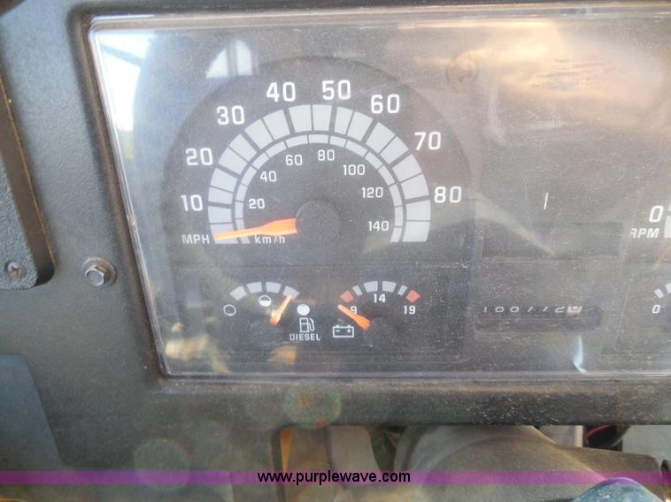 image for item I3318 1995 Chevrolet B7 bus