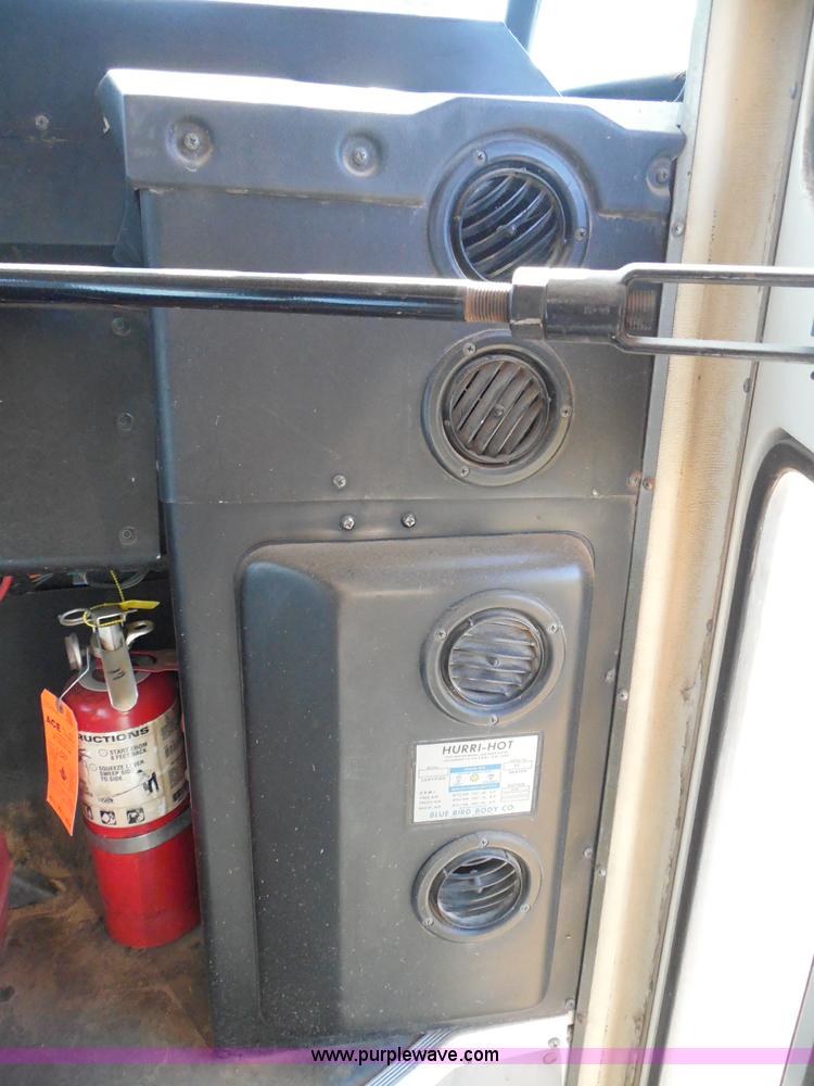 image for item I3318 1995 Chevrolet B7 bus