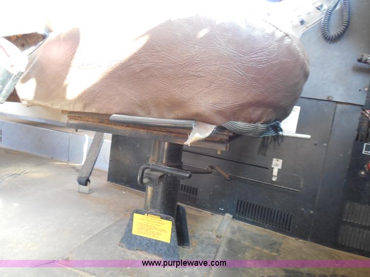 image for item I3318 1995 Chevrolet B7 bus