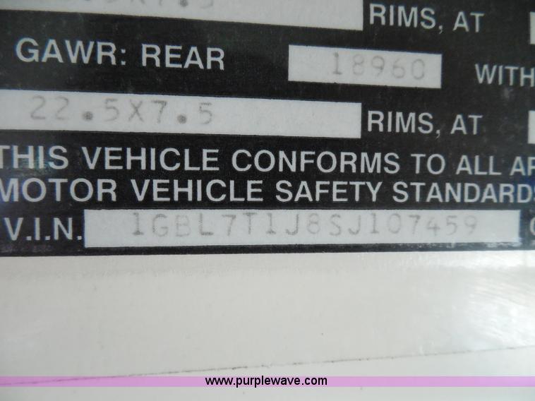 image for item I3318 1995 Chevrolet B7 bus