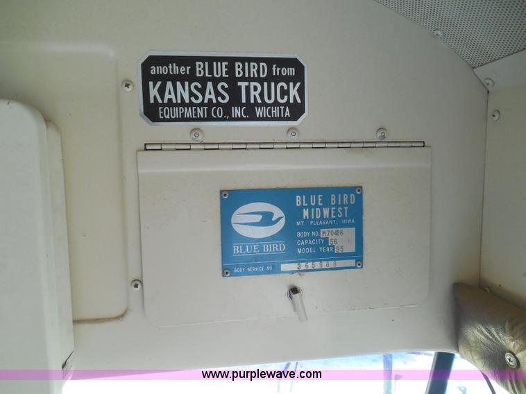 image for item I3318 1995 Chevrolet B7 bus