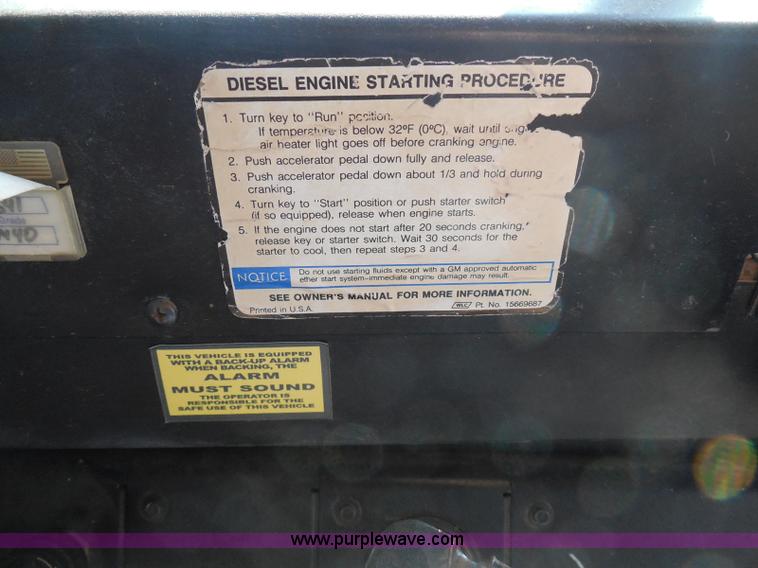 image for item I3318 1995 Chevrolet B7 bus