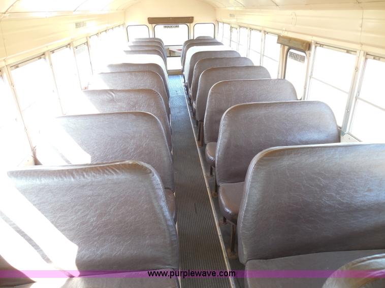 image for item I3318 1995 Chevrolet B7 bus