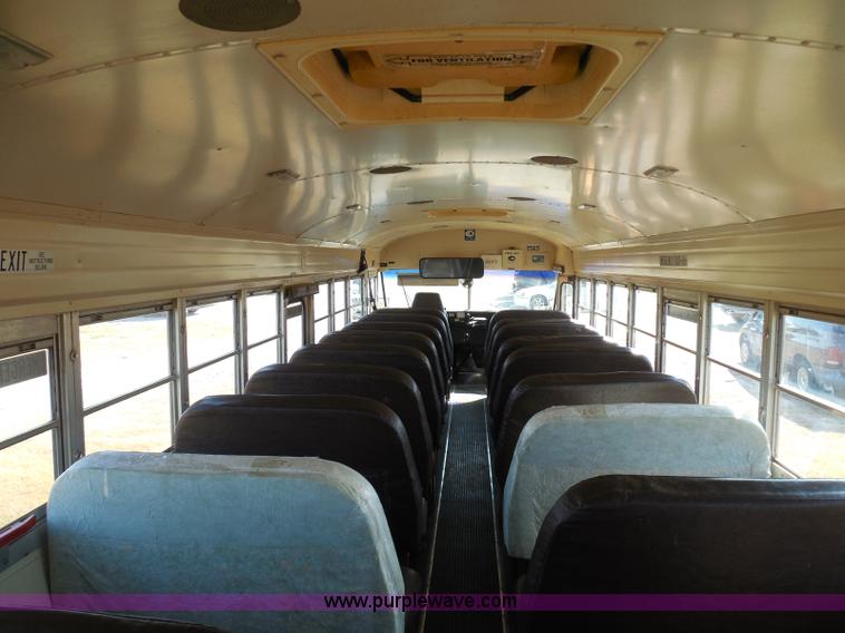 image for item I3318 1995 Chevrolet B7 bus