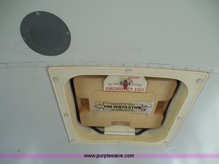 image for item I3318 1995 Chevrolet B7 bus