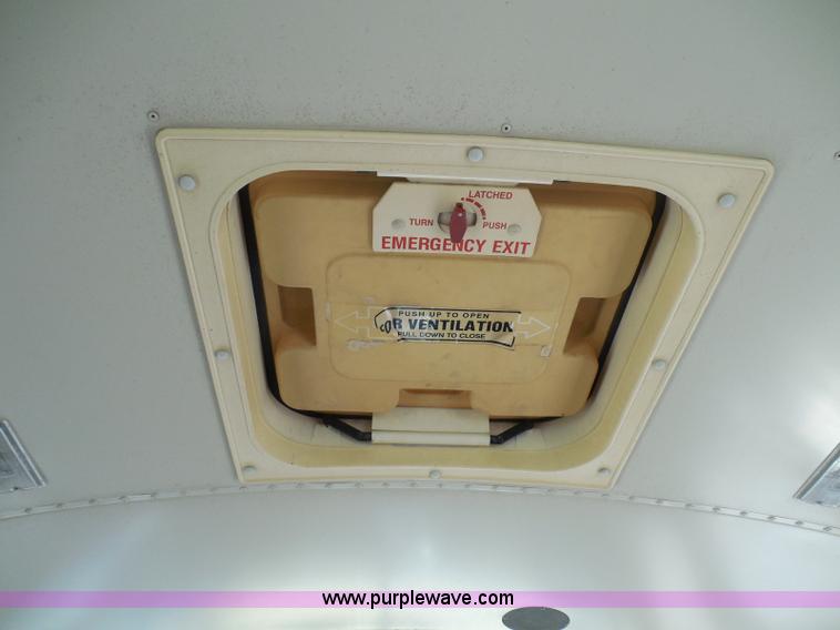 image for item I3318 1995 Chevrolet B7 bus